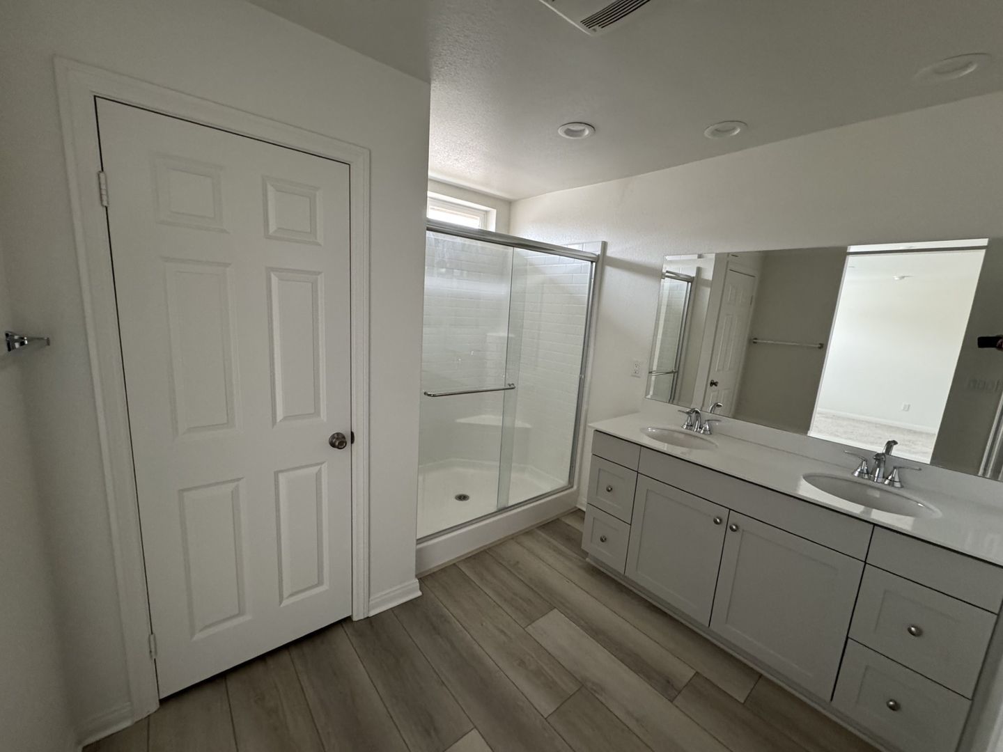 Newer 3 bedroom, 2.5 bath House in Riversides Spring Mountain Ranch for Lease property image