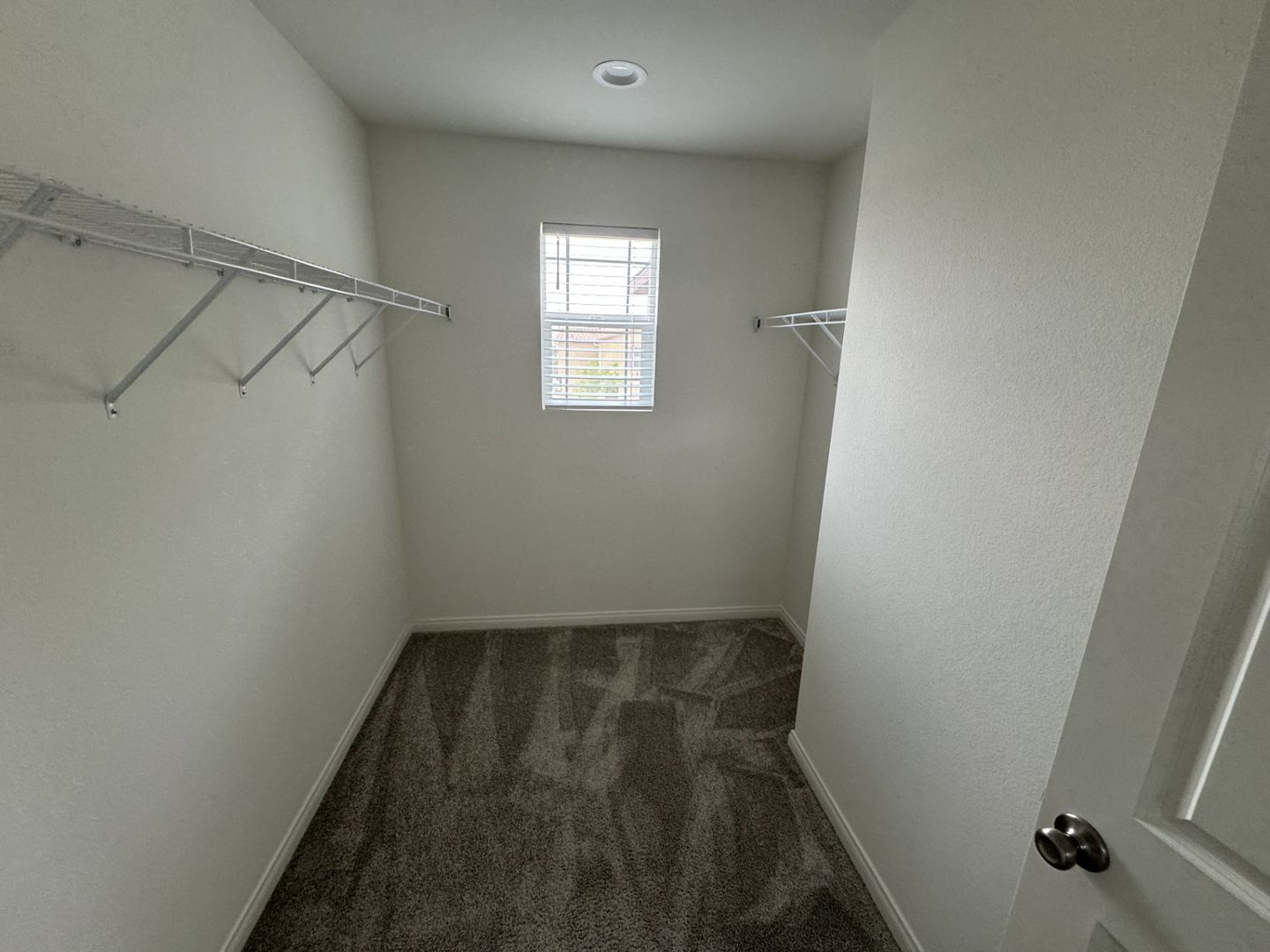 Newer 3 bedroom, 2.5 bath House in Riversides Spring Mountain Ranch for Lease property image