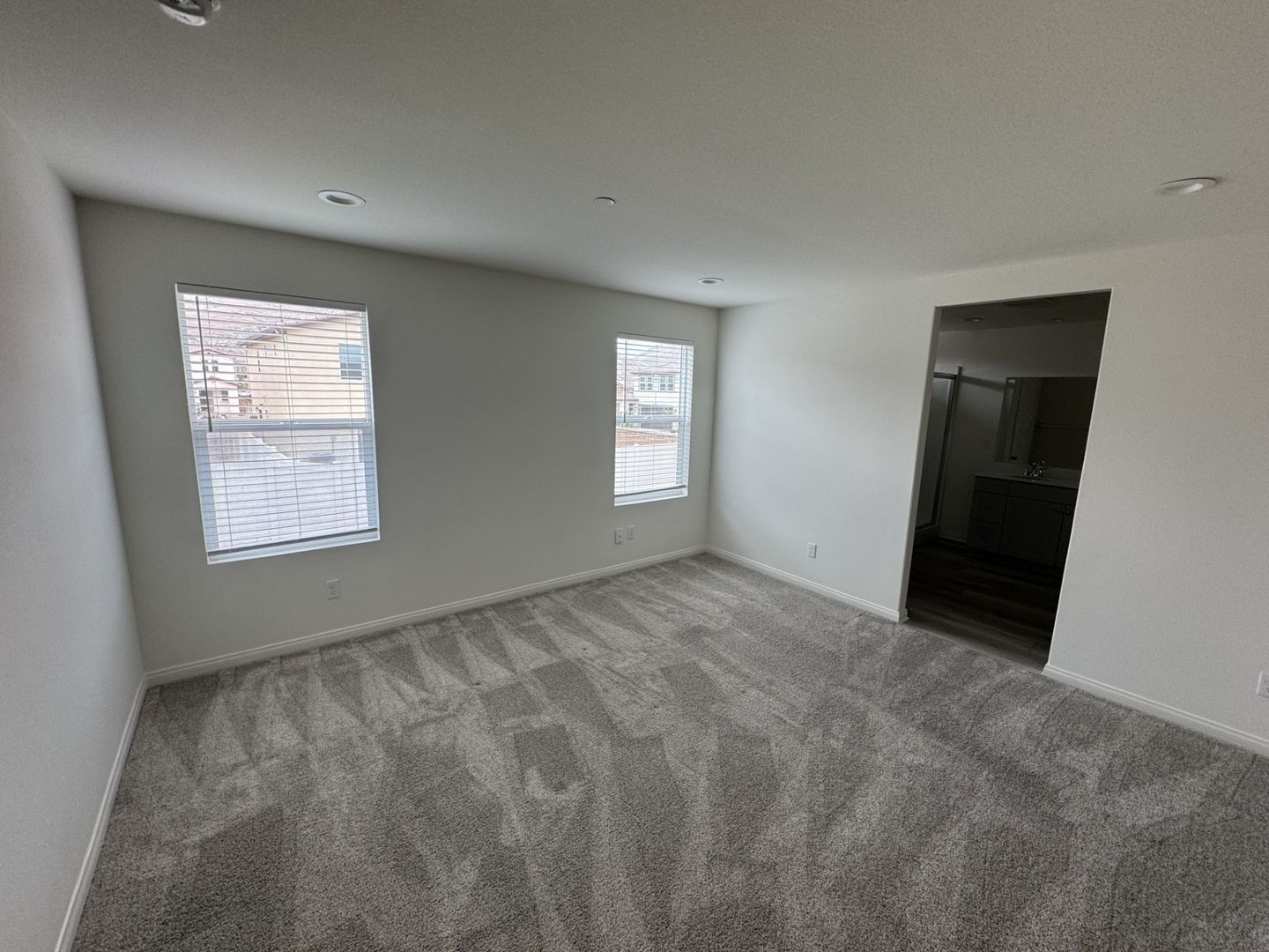 Newer 3 bedroom, 2.5 bath House in Riversides Spring Mountain Ranch for Lease property image
