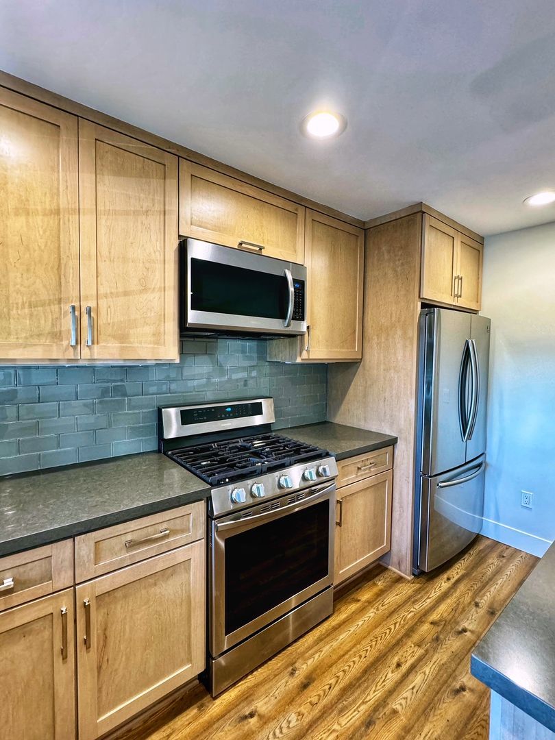 1 bed 1 bath upstairs unit property image