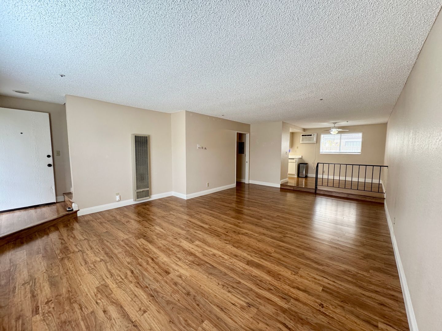 2 Bedroom 1.5 bath Townhouse Style unit for Lease in Los Alamitos property image