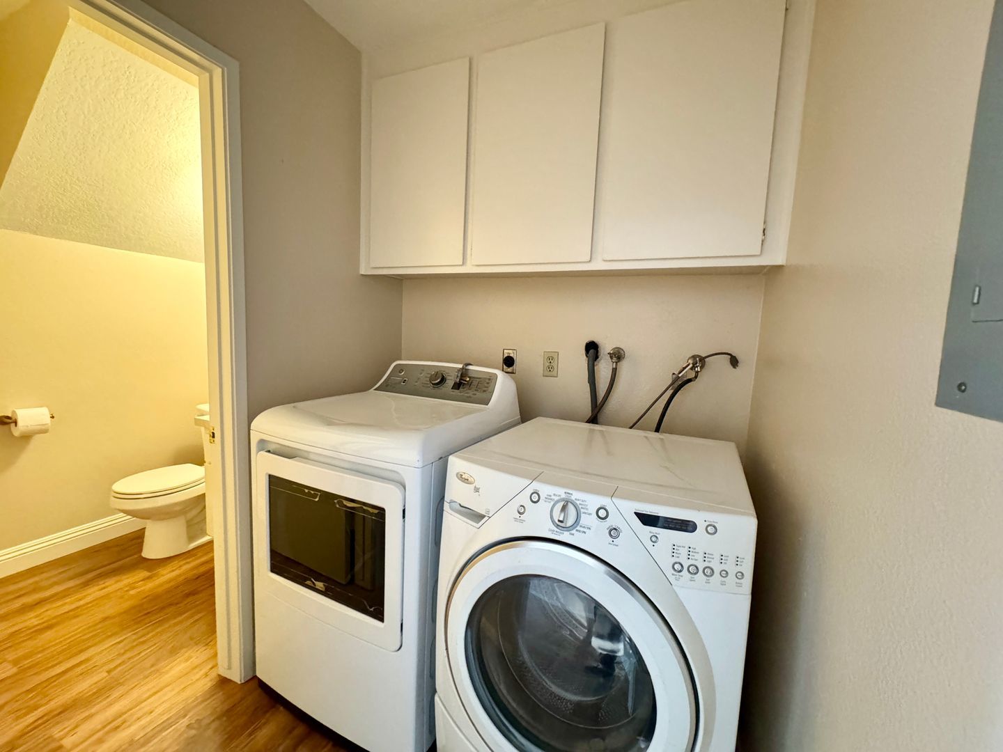 2 Bedroom 1.5 bath Townhouse Style unit for Lease in Los Alamitos property image
