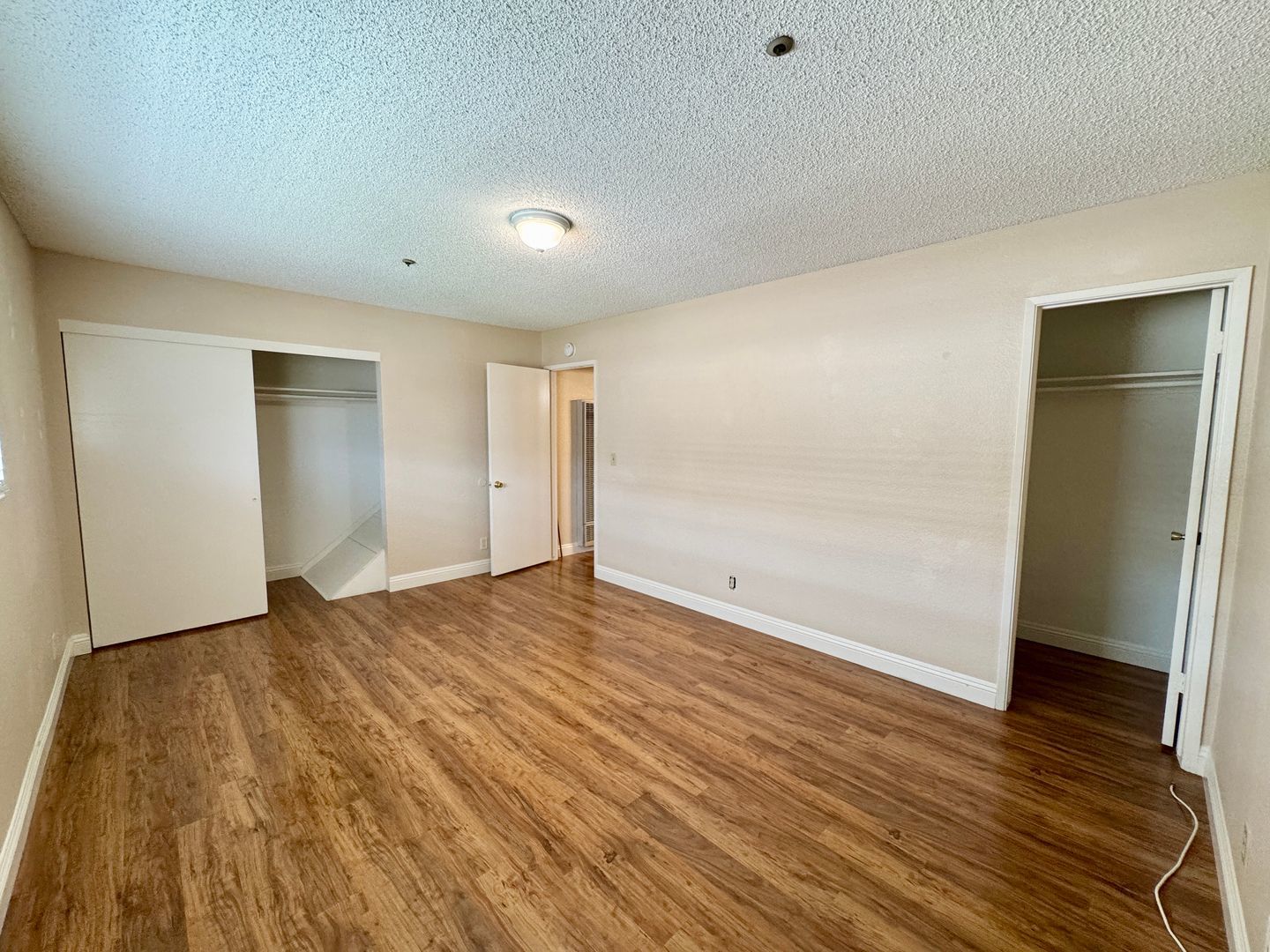 2 Bedroom 1.5 bath Townhouse Style unit for Lease in Los Alamitos property image