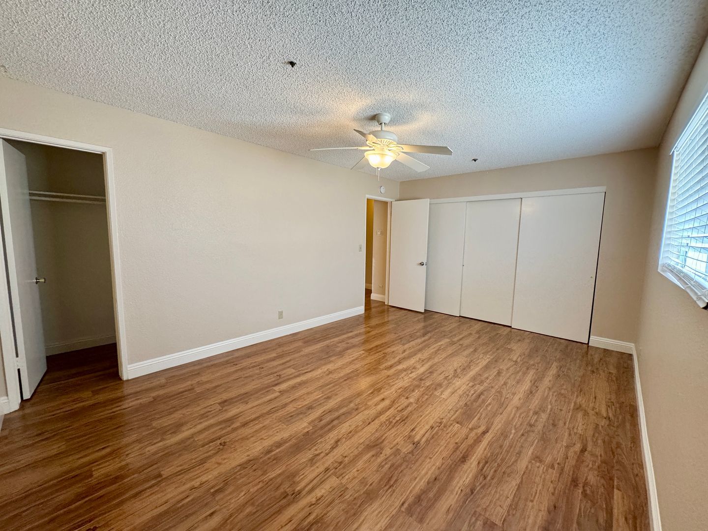 2 Bedroom 1.5 bath Townhouse Style unit for Lease in Los Alamitos property image