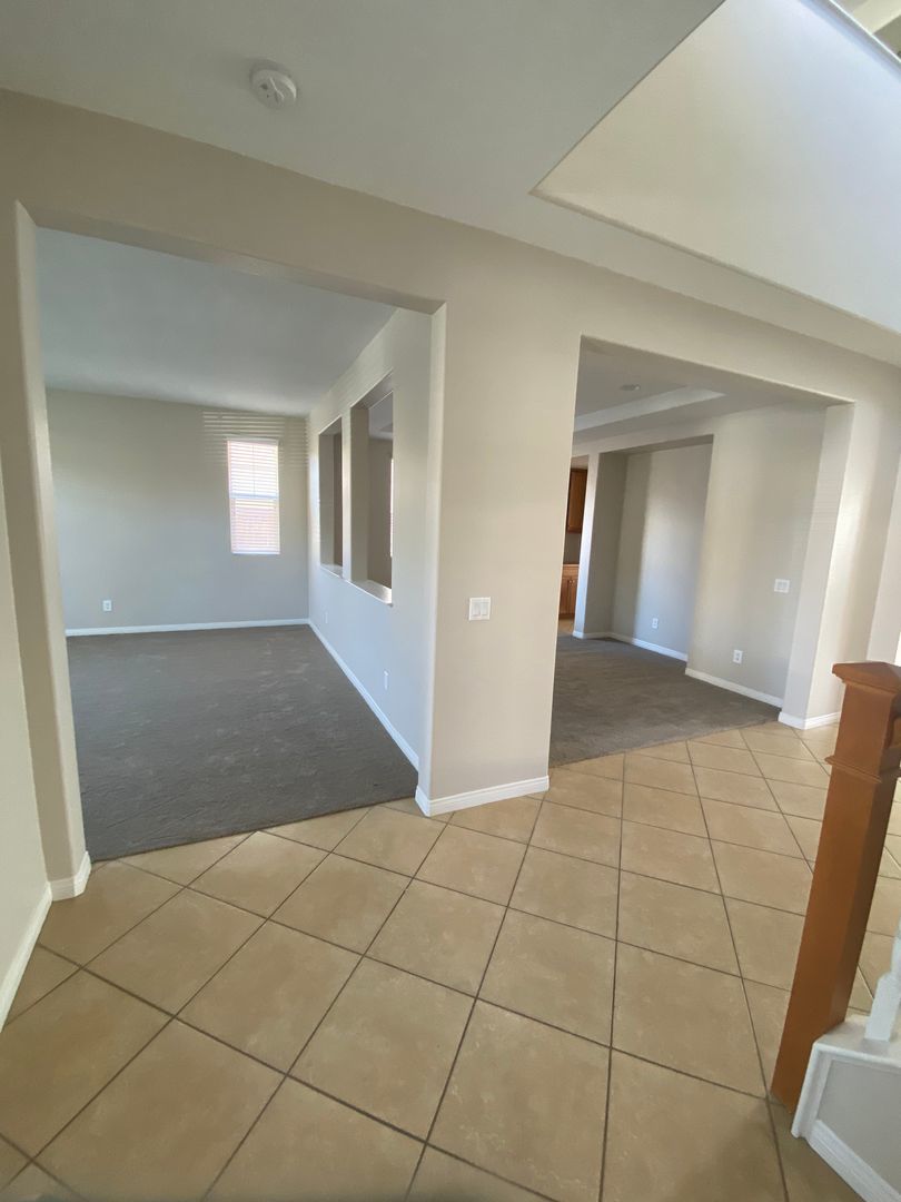 Beautiful 5 Bedroom Home in Murrieta Available! property image