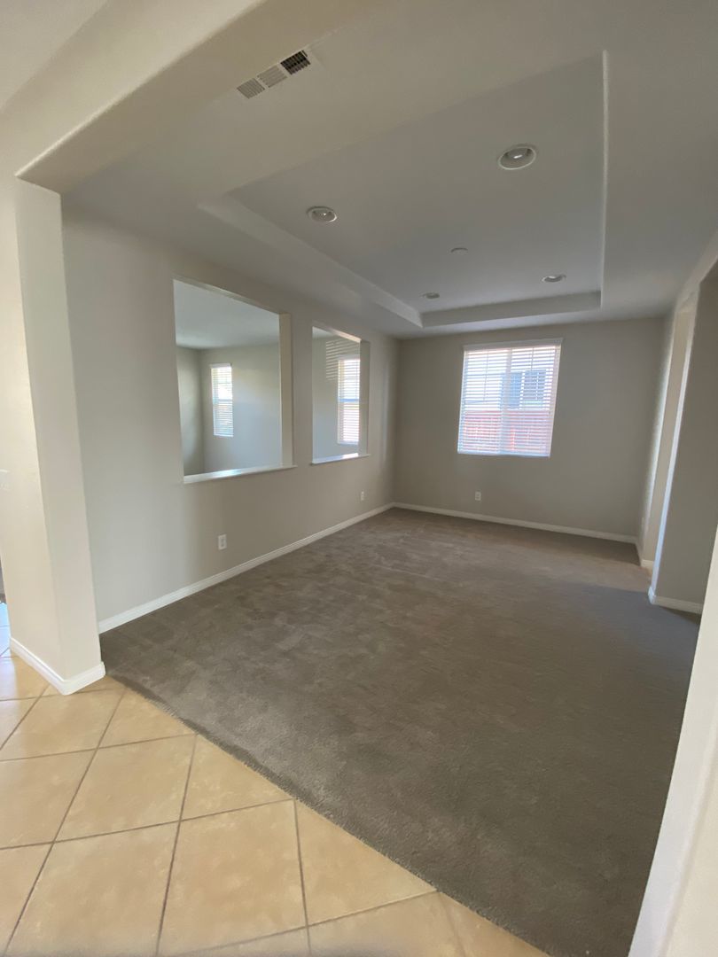 Beautiful 5 Bedroom Home in Murrieta Available! property image