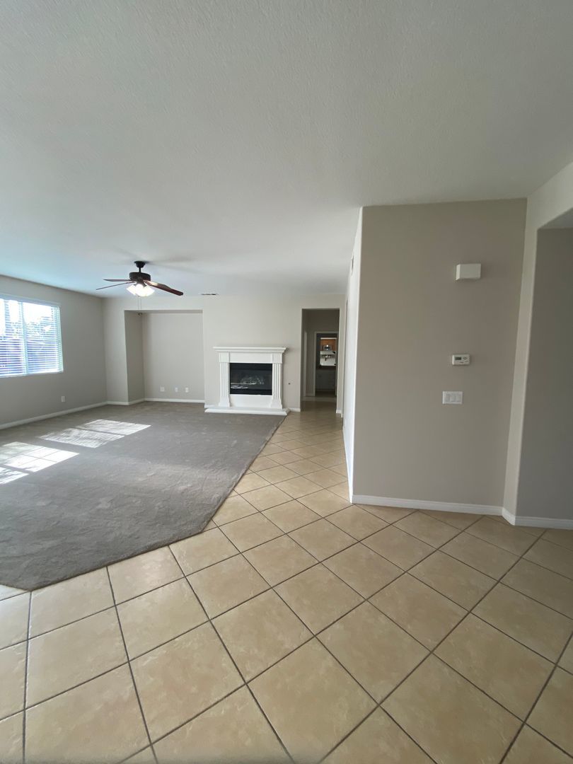 Beautiful 5 Bedroom Home in Murrieta Available! property image