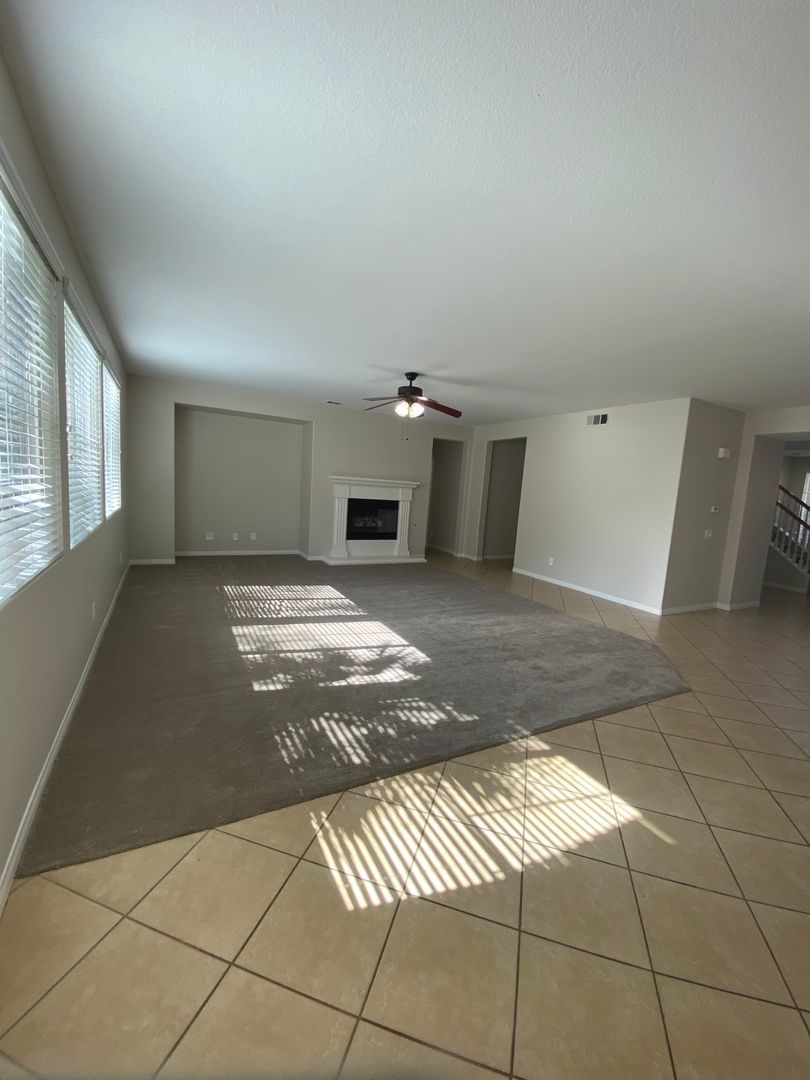Beautiful 5 Bedroom Home in Murrieta Available! property image