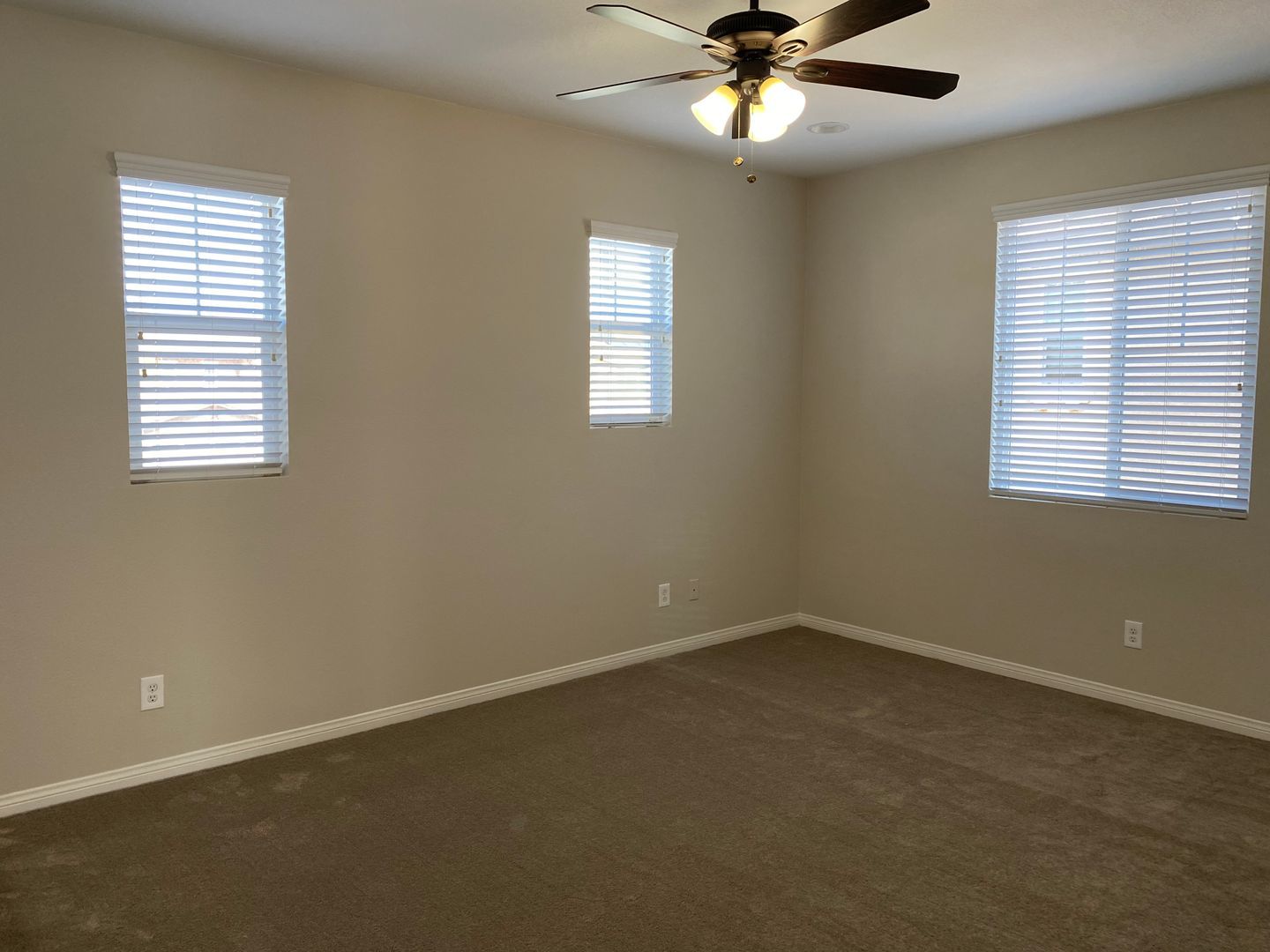 Beautiful 5 Bedroom Home in Murrieta Available! property image