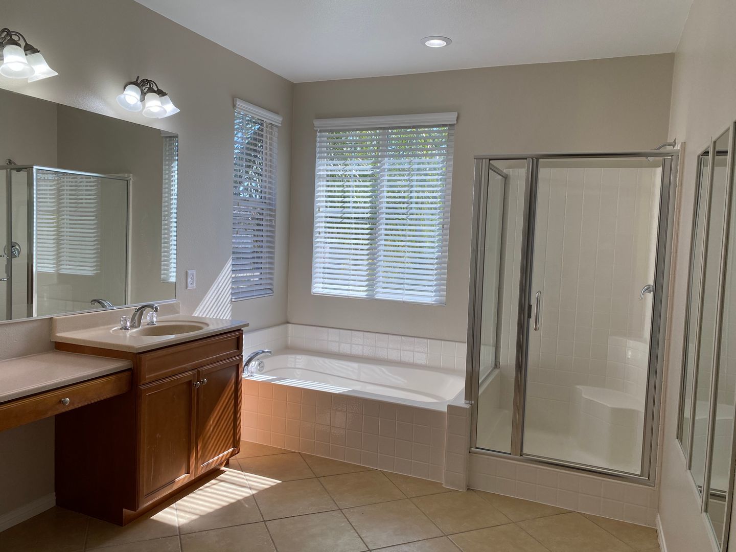 Beautiful 5 Bedroom Home in Murrieta Available! property image
