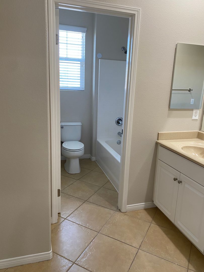Beautiful 5 Bedroom Home in Murrieta Available! property image