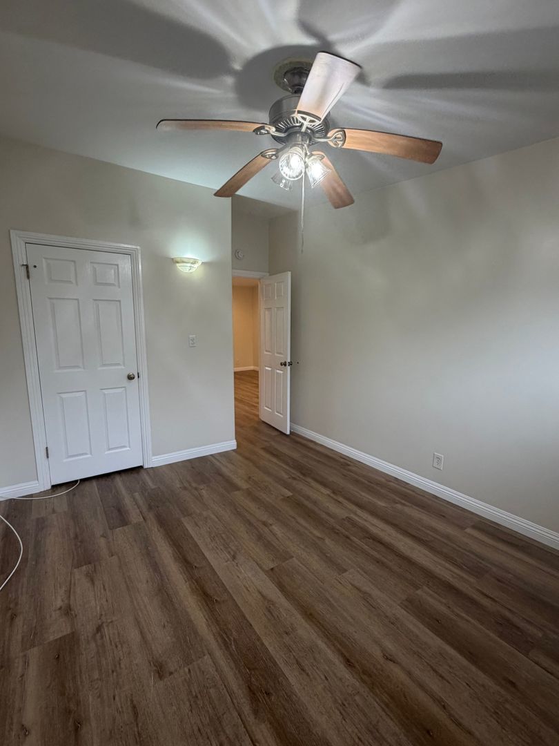 $500 OFF MOVE IN SPECIAL - Upgraded Downstairs unit with Detached Garage! property image