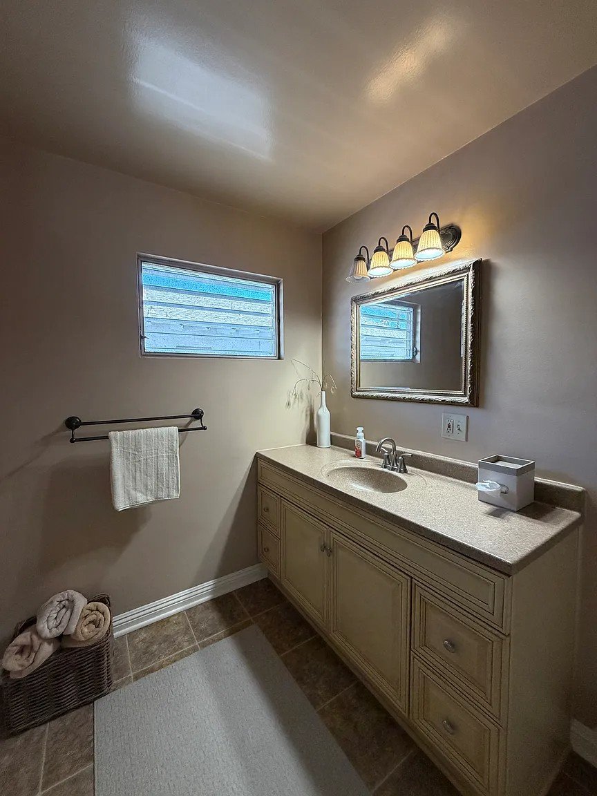 2 Bed, 1.5 Bathroom Property In Fullerton property image