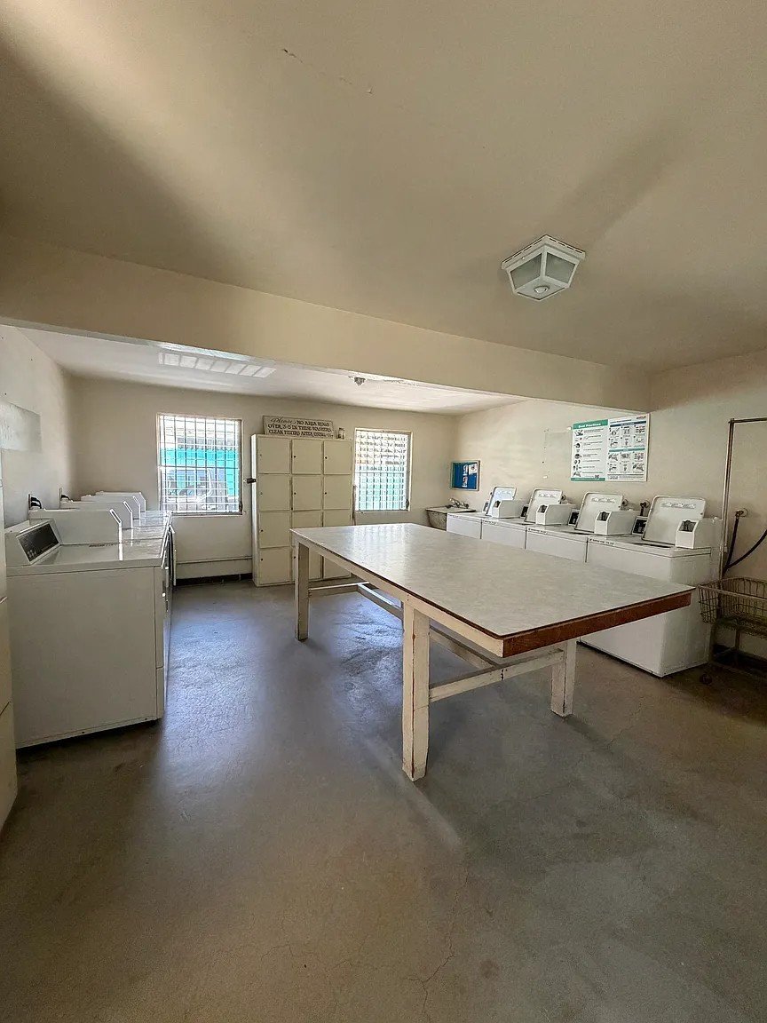 2 Bed, 1.5 Bathroom Property In Fullerton property image