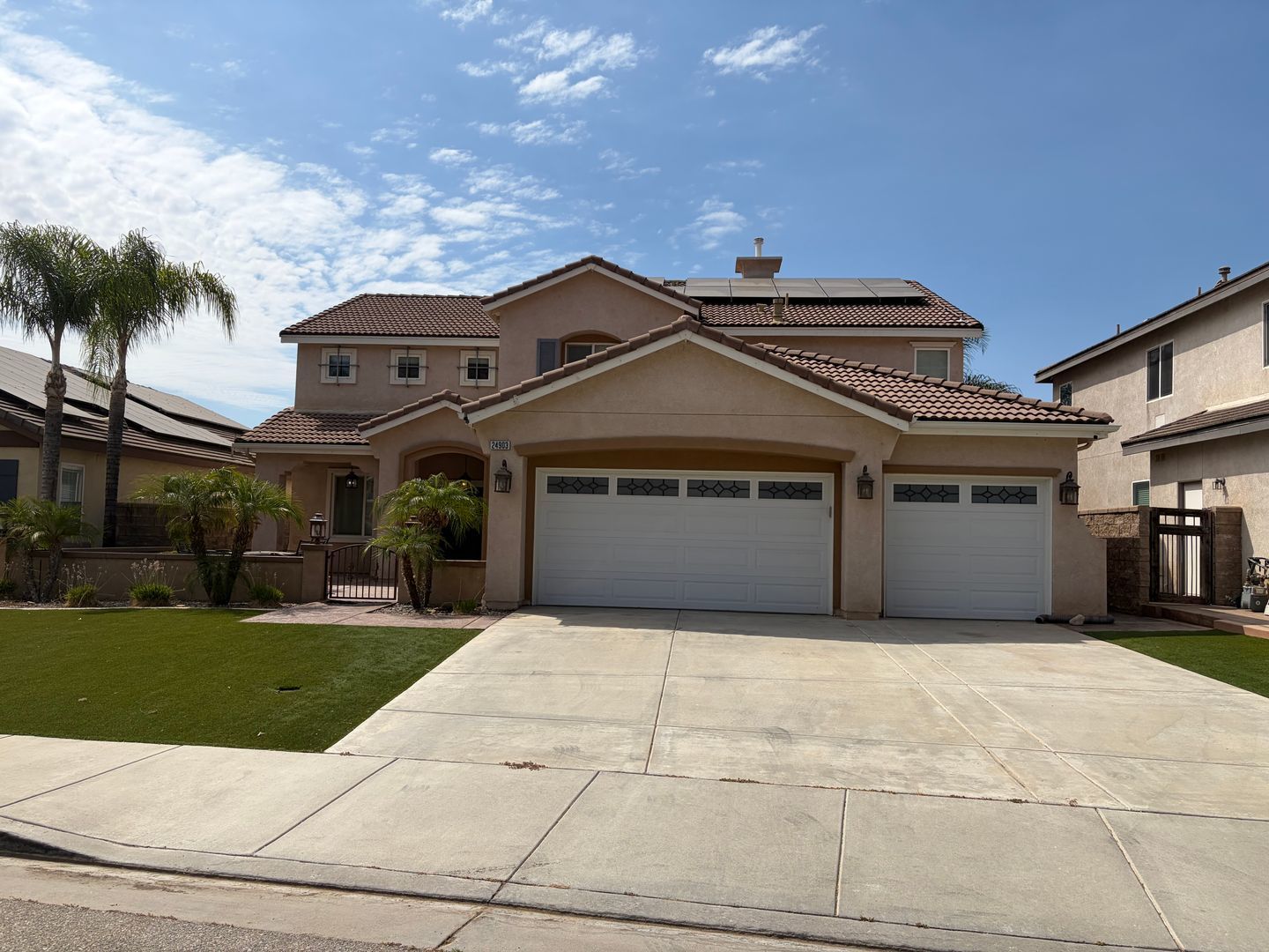 LARGE BEAUTIFUL HOME WITH VIEWS IN MENIFEE!! property image