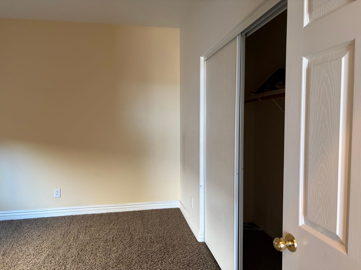 LARGE BEAUTIFUL HOME WITH VIEWS IN MENIFEE!! property image