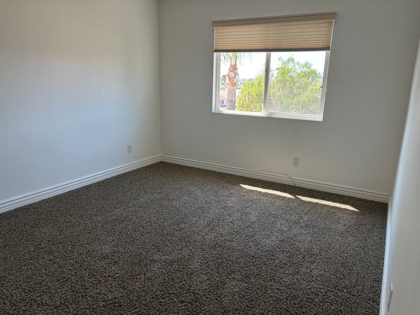 LARGE BEAUTIFUL HOME WITH VIEWS IN MENIFEE!! property image