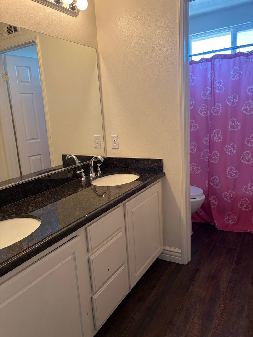 LARGE BEAUTIFUL HOME WITH VIEWS IN MENIFEE!! property image