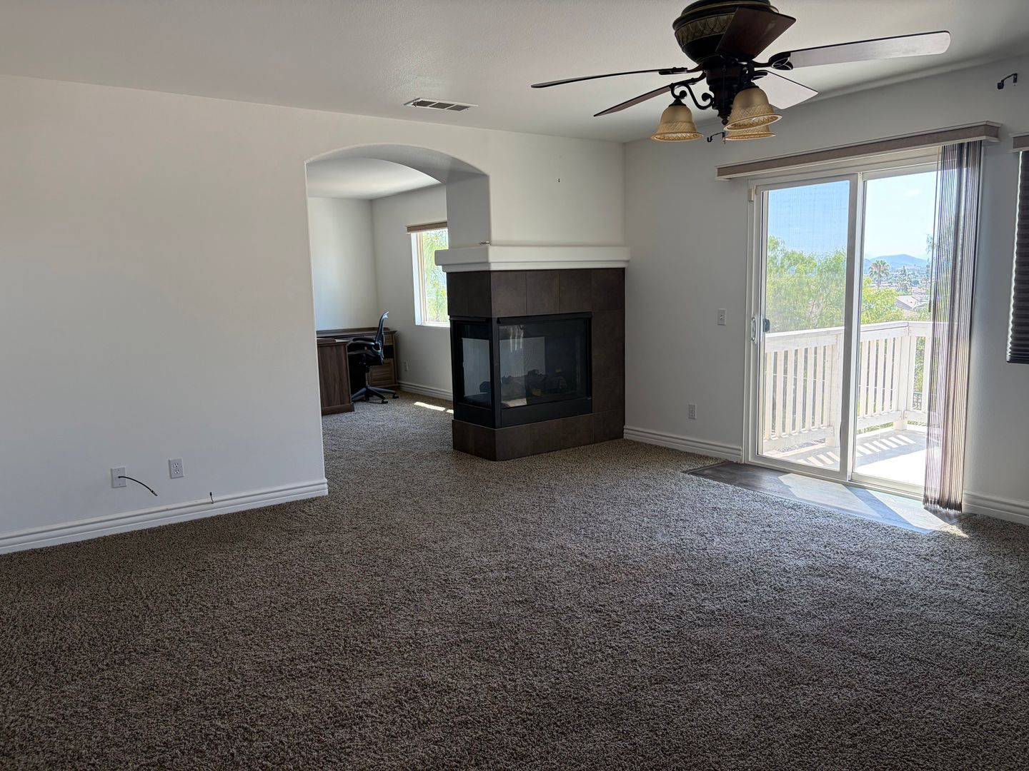 LARGE BEAUTIFUL HOME WITH VIEWS IN MENIFEE!! property image