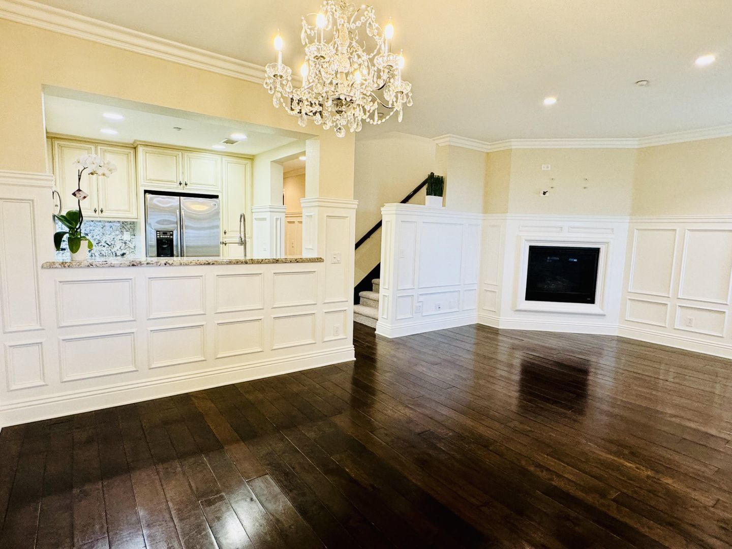 $3995.00 / 1600 sq.ft - 3 bdrm/2.5 bth Vantis Twnhse w/ panoramic view property image