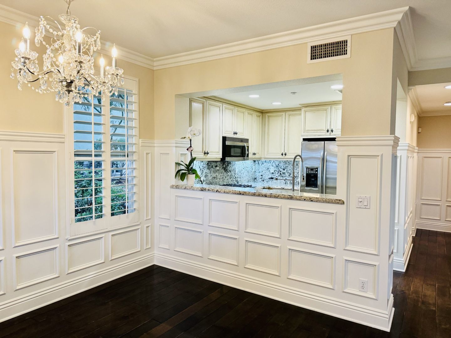 $3995.00 / 1600 sq.ft - 3 bdrm/2.5 bth Vantis Twnhse w/ panoramic view property image