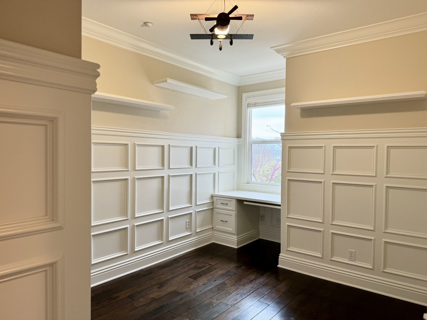 $3995.00 / 1600 sq.ft - 3 bdrm/2.5 bth Vantis Twnhse w/ panoramic view property image
