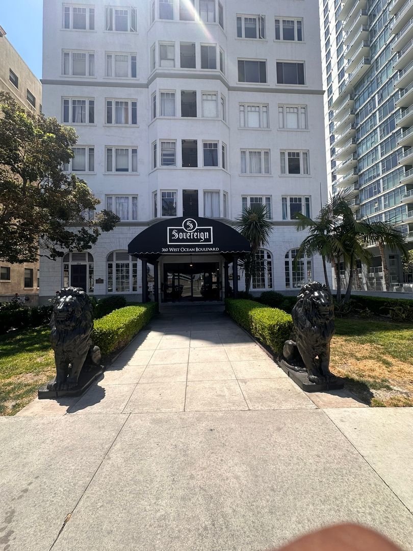 Bright & Spacious 1 Bed / 1 Bath in the Heart of Downtown Long Beach property image
