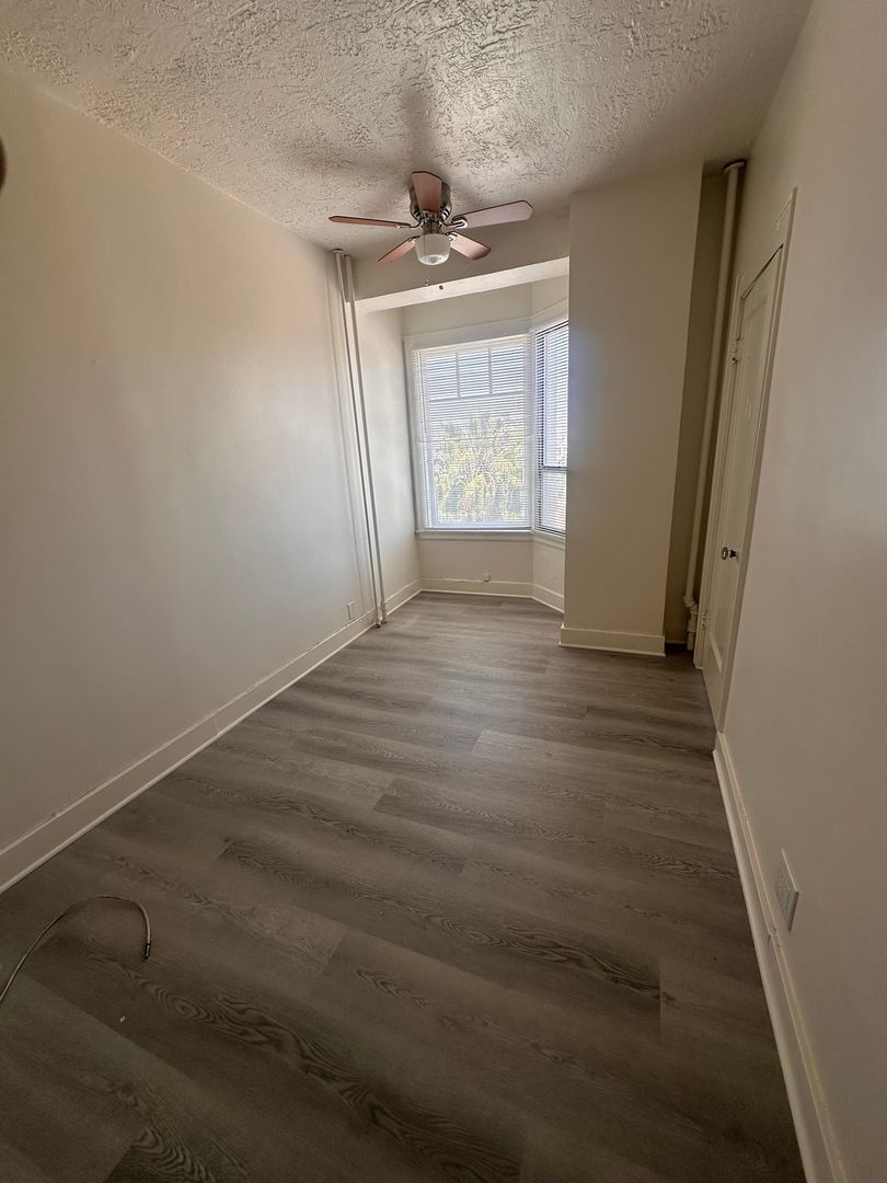 Bright & Spacious 1 Bed / 1 Bath in the Heart of Downtown Long Beach property image