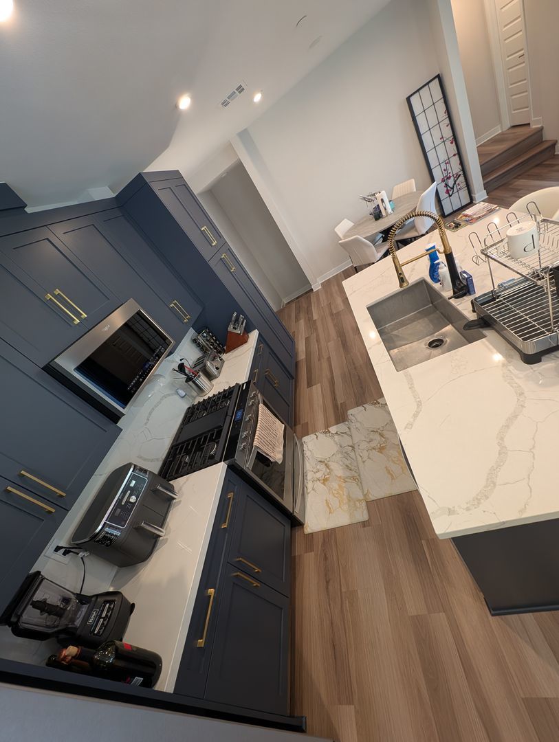 GORGEOUS 3 bedroom 2.5 bath condo in Gated Community property image
