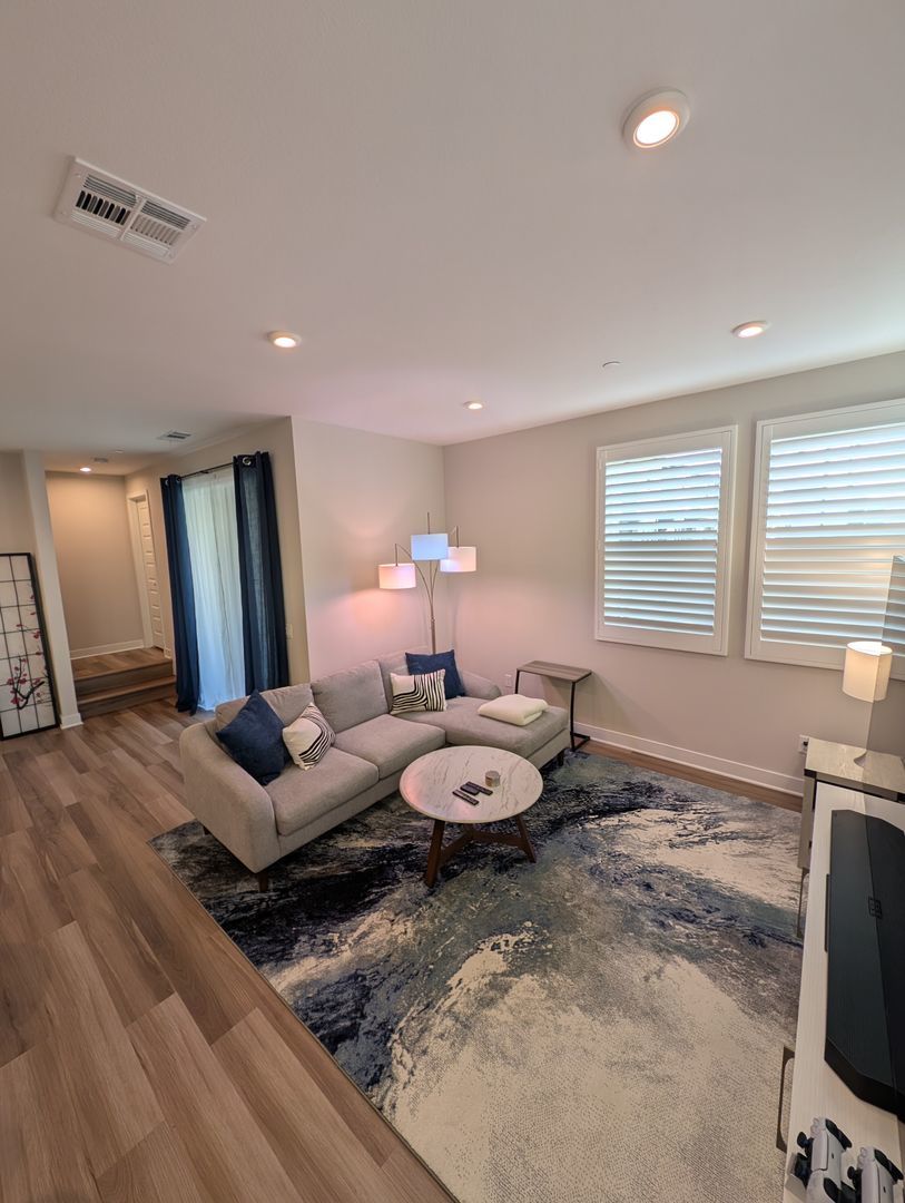 GORGEOUS 3 bedroom 2.5 bath condo in Gated Community property image