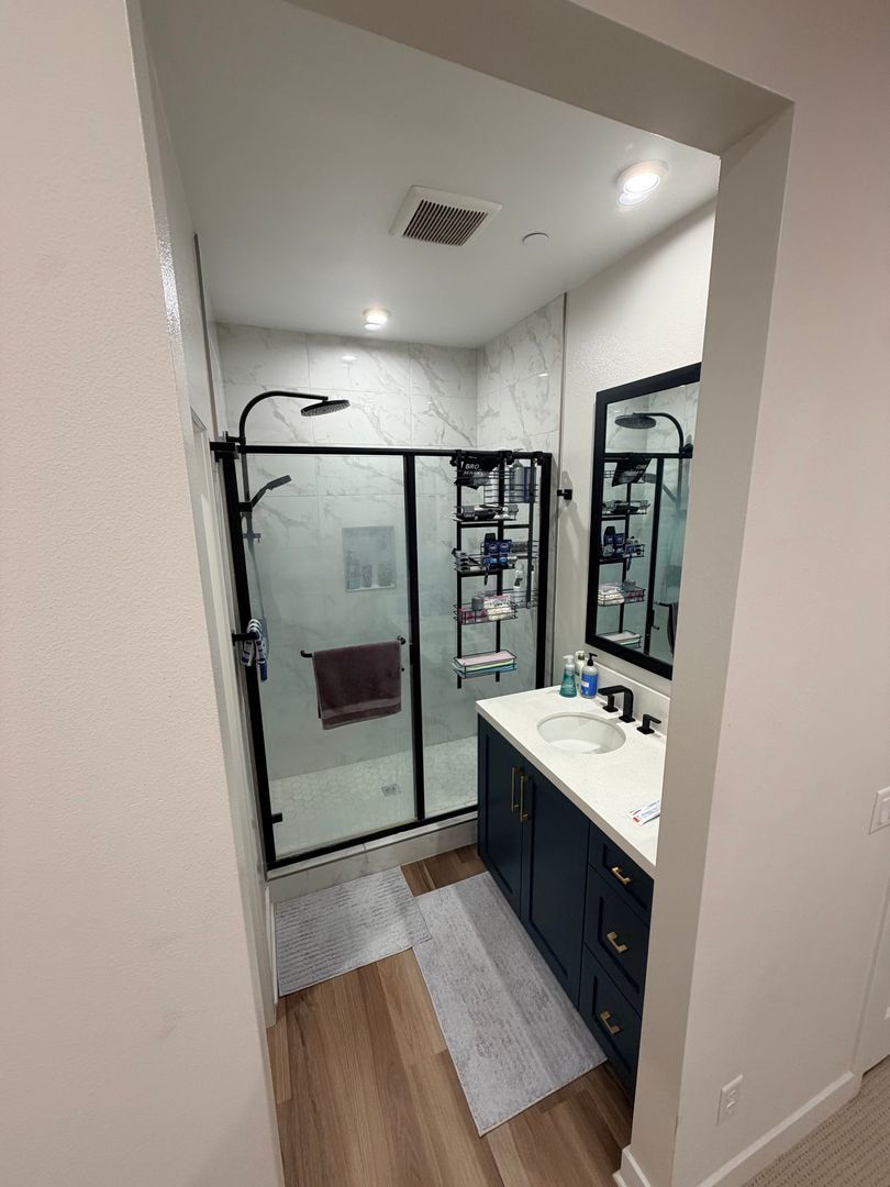 GORGEOUS 3 bedroom 2.5 bath condo in Gated Community property image