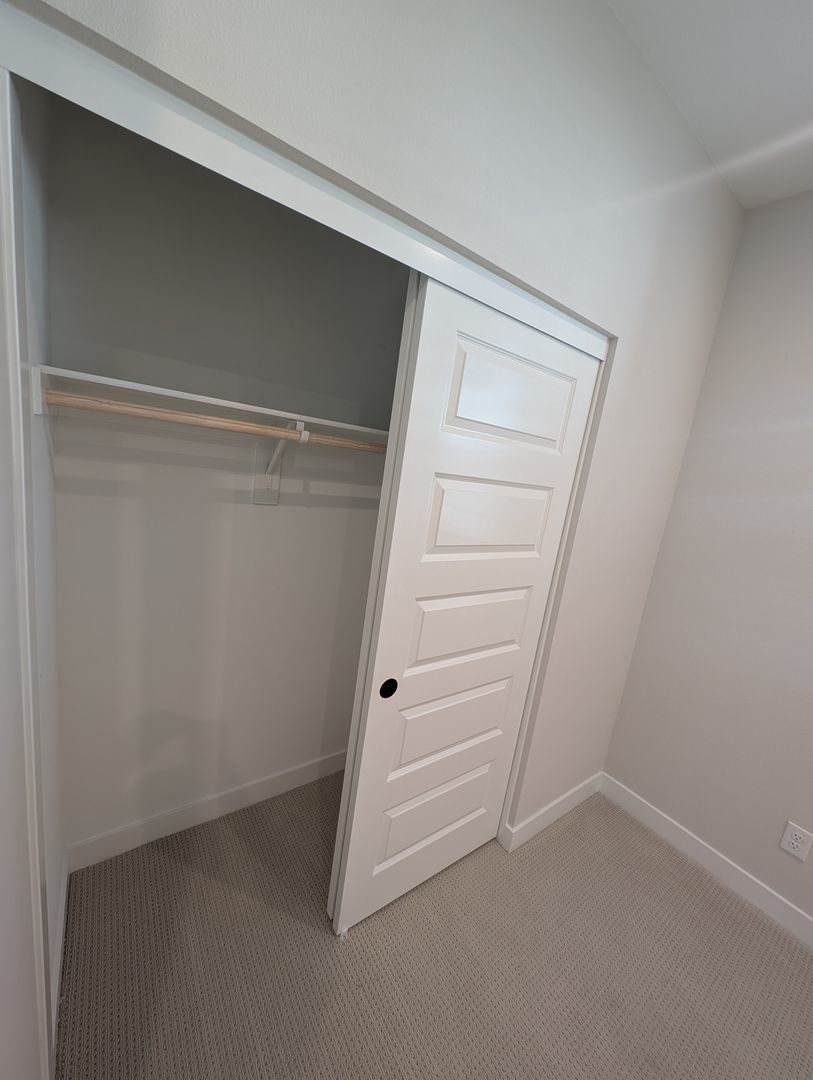 GORGEOUS 3 bedroom 2.5 bath condo in Gated Community property image
