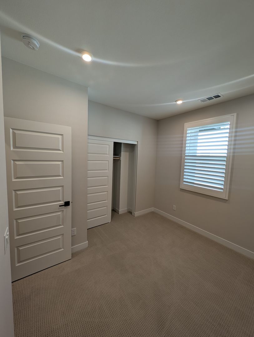 GORGEOUS 3 bedroom 2.5 bath condo in Gated Community property image