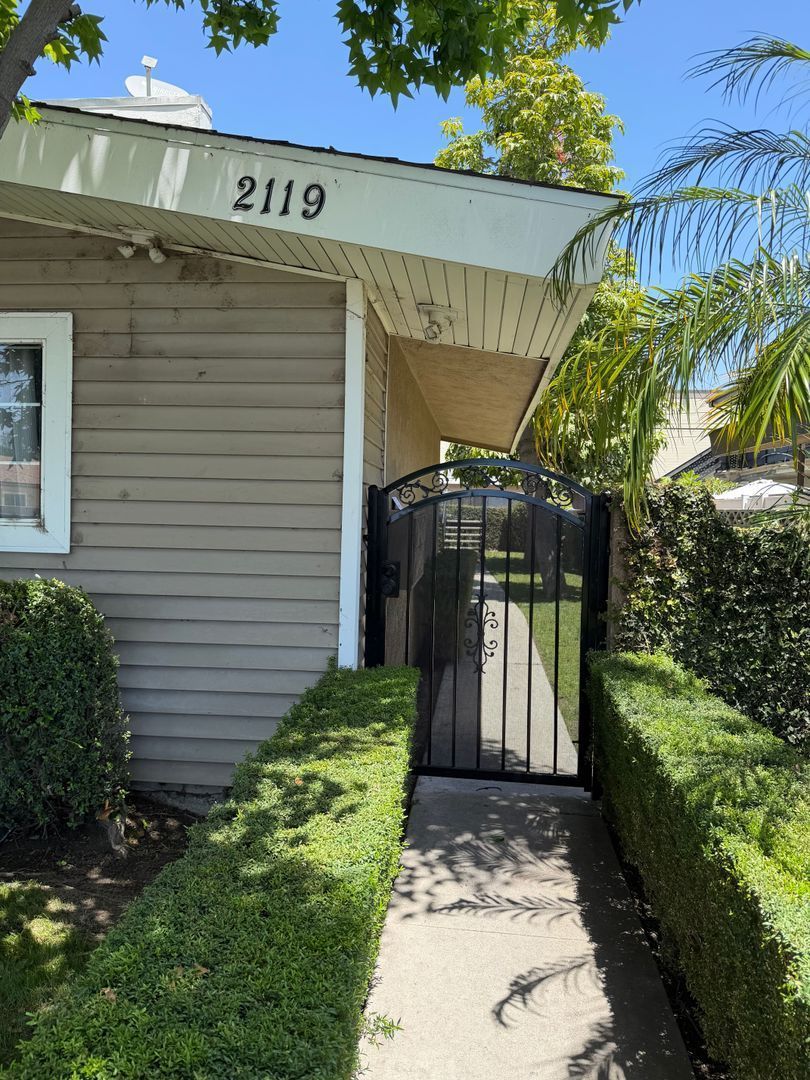 Upgraded Downstairs unit with Detached Garage! property image