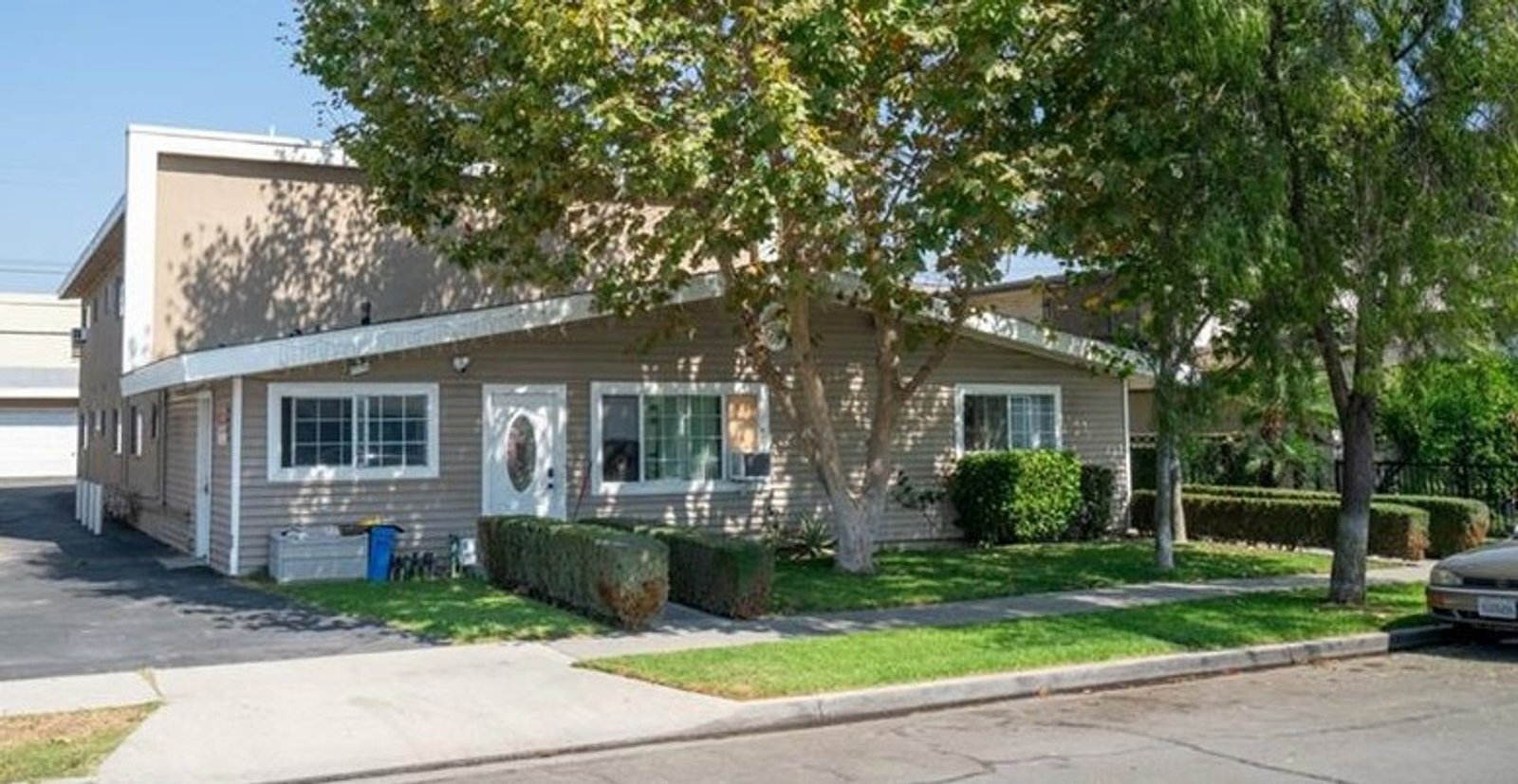 Upgraded Downstairs unit with Detached Garage! property image