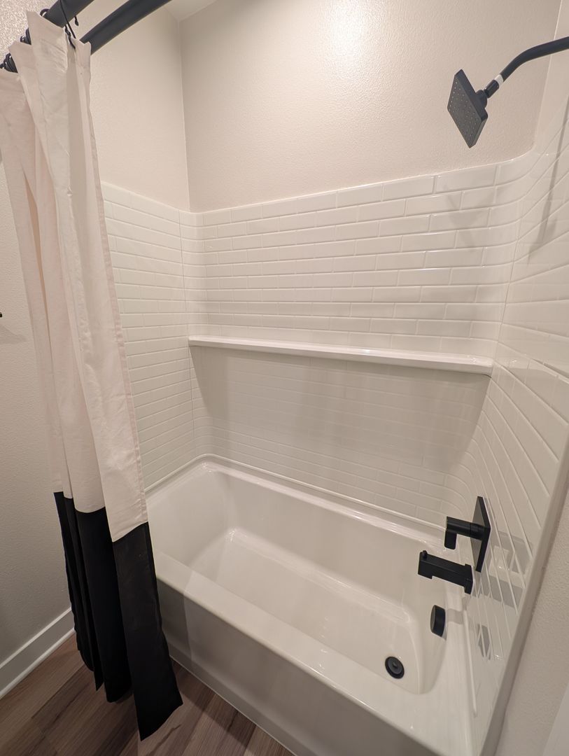 GORGEOUS 3 bedroom 2.5 bath condo in Gated Community property image