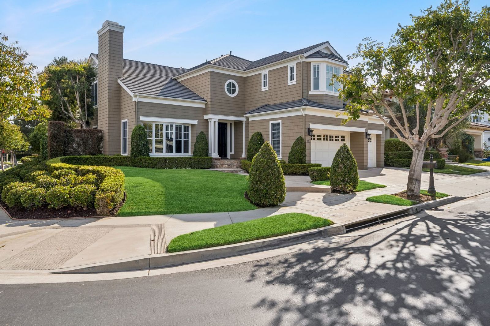 Luxury Living in One Ford Road – 5 Bedroom Stonybrook Residence property image