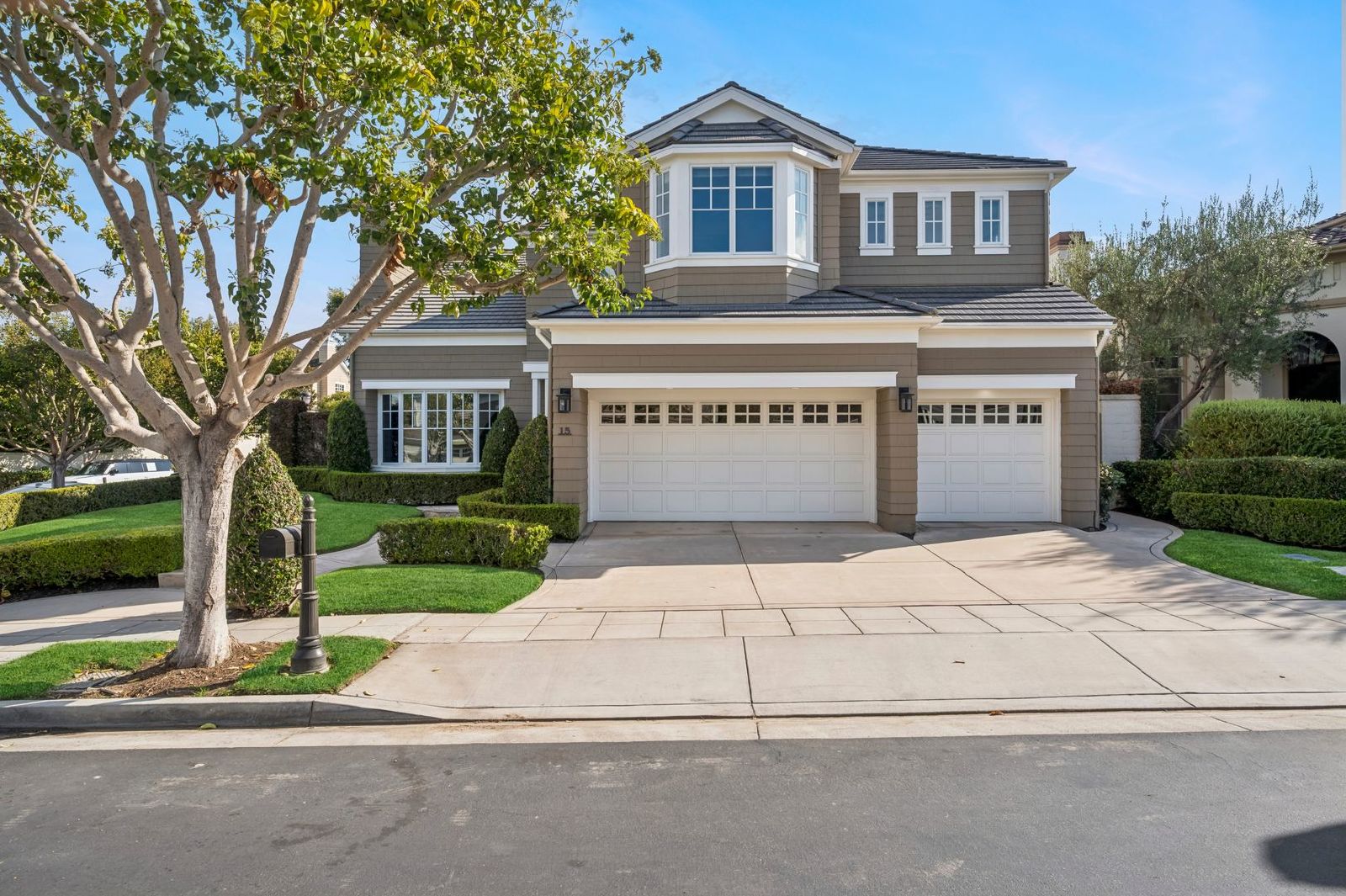 Luxury Living in One Ford Road – 5 Bedroom Stonybrook Residence property image