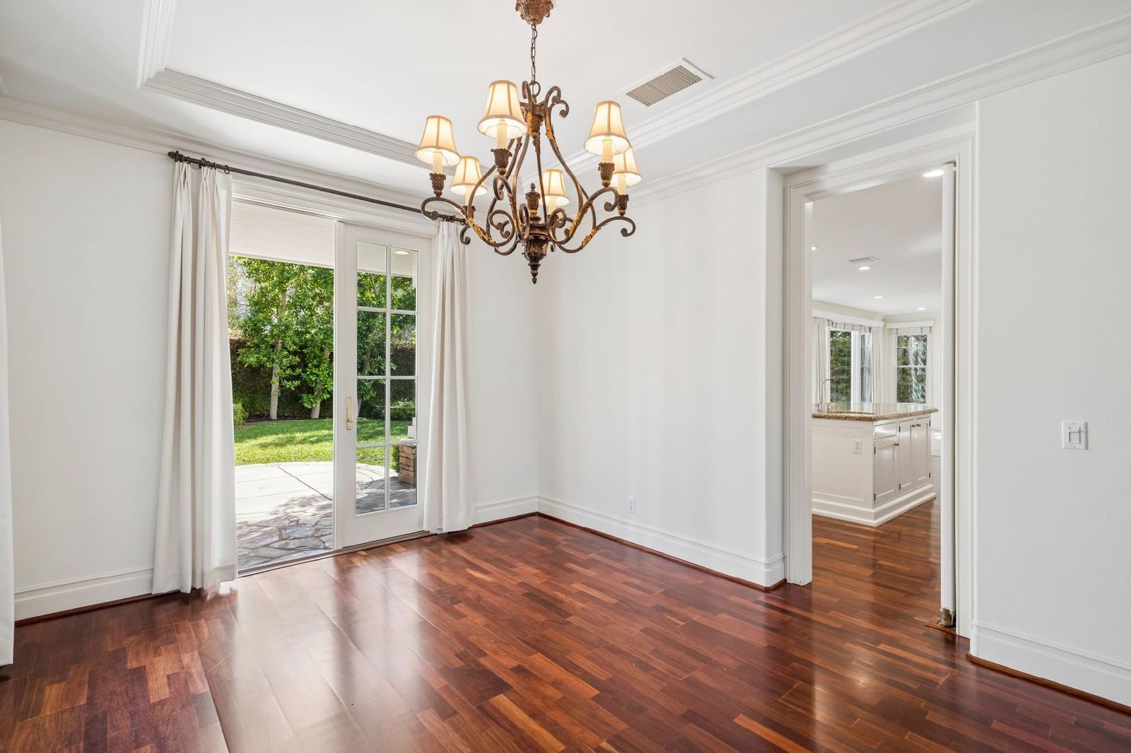 Luxury Living in One Ford Road – 5 Bedroom Stonybrook Residence property image