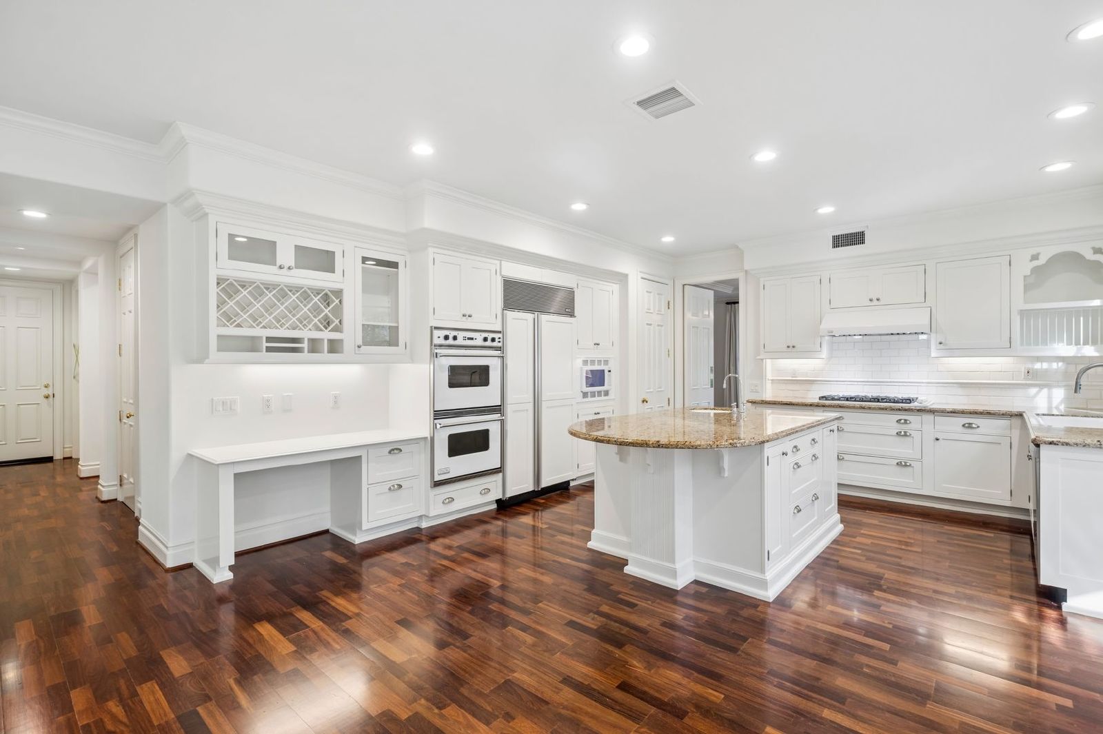 Luxury Living in One Ford Road – 5 Bedroom Stonybrook Residence property image