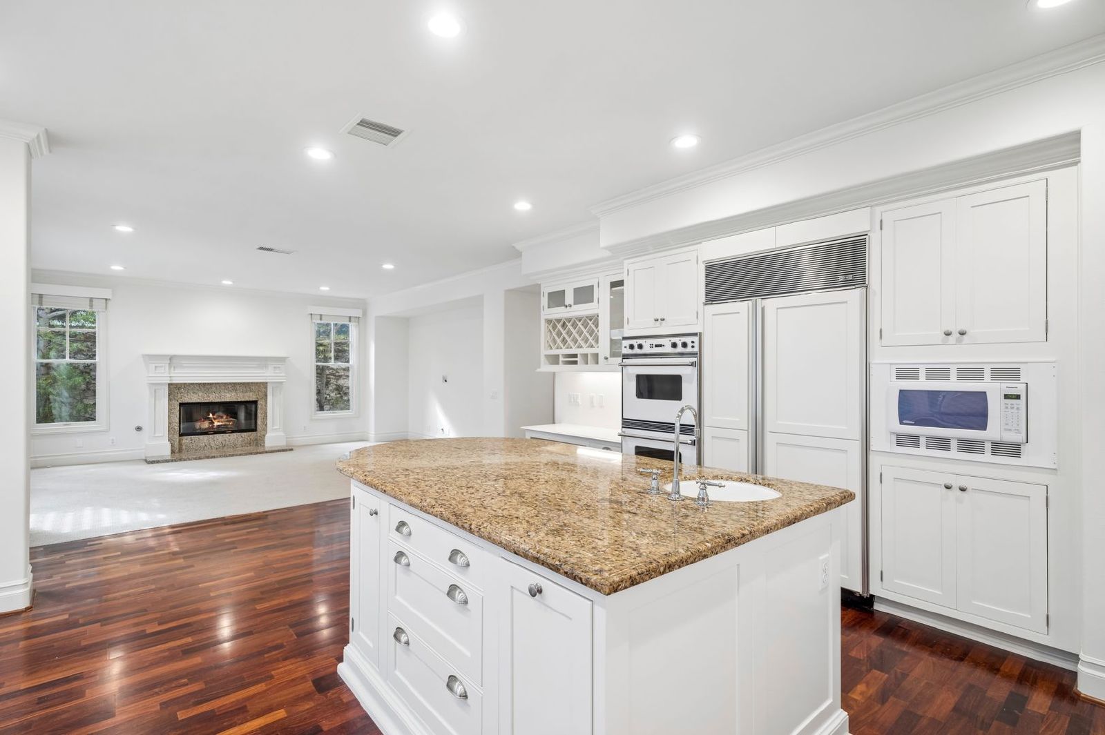 Luxury Living in One Ford Road – 5 Bedroom Stonybrook Residence property image