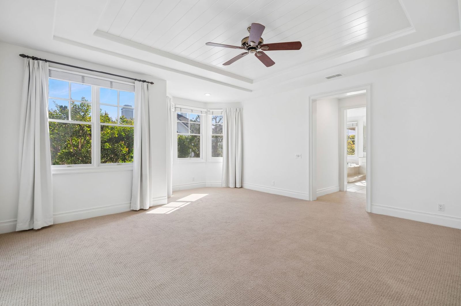 Luxury Living in One Ford Road – 5 Bedroom Stonybrook Residence property image