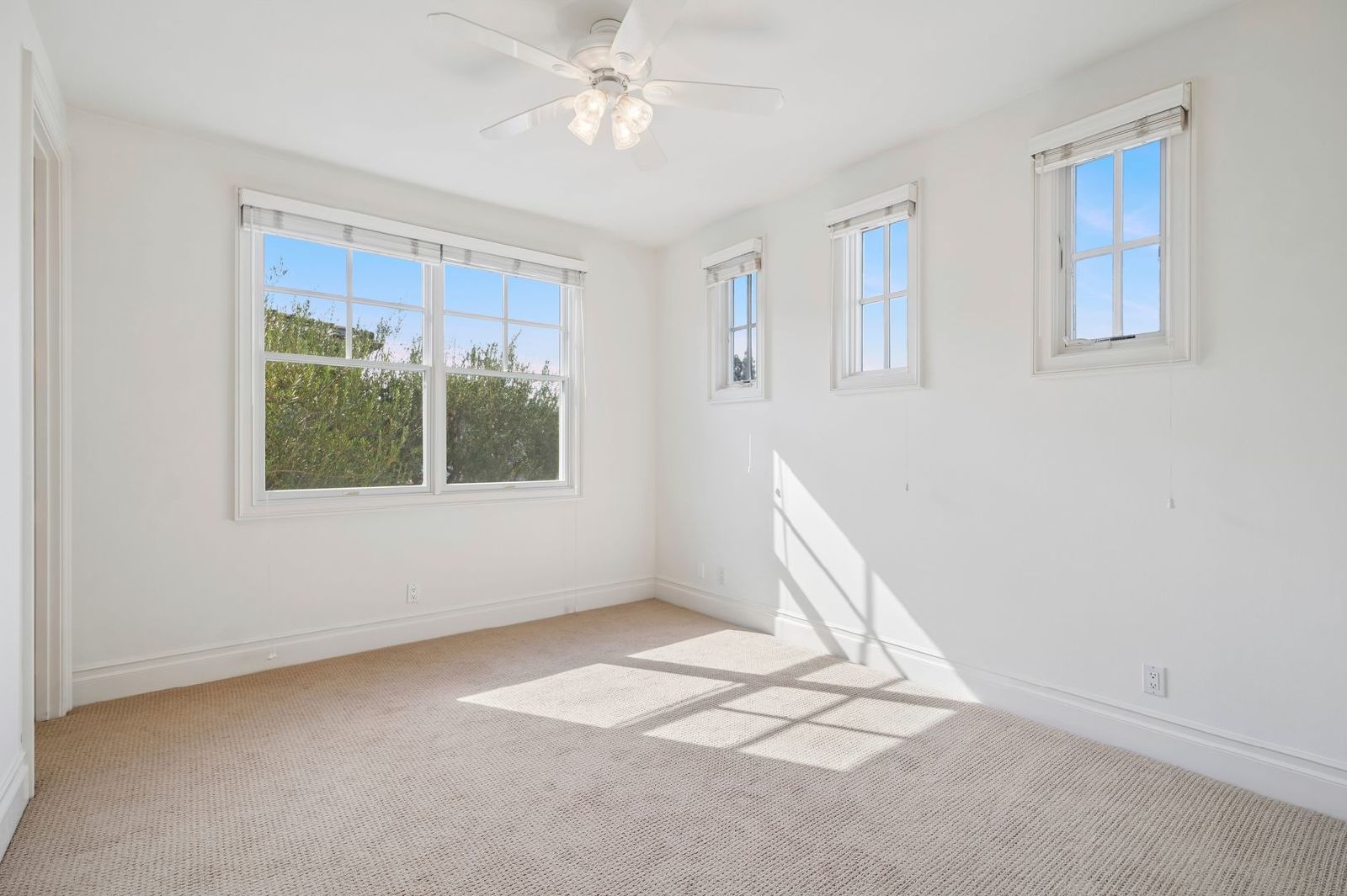 Luxury Living in One Ford Road – 5 Bedroom Stonybrook Residence property image