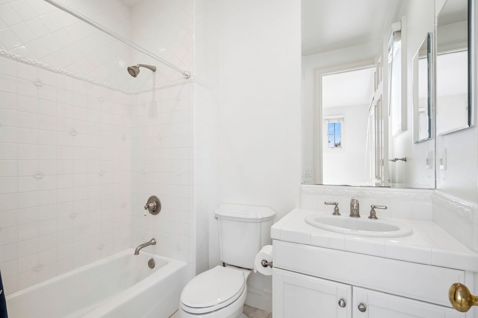 Luxury Living in One Ford Road – 5 Bedroom Stonybrook Residence property image