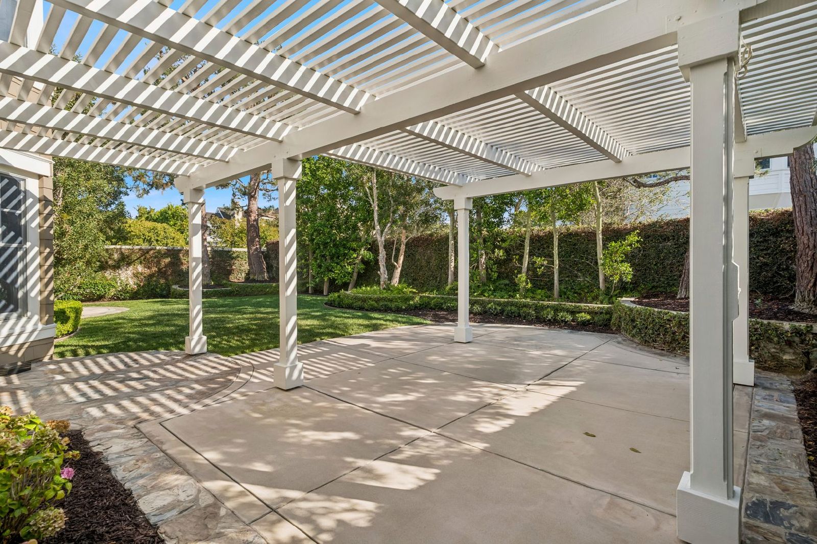 Luxury Living in One Ford Road – 5 Bedroom Stonybrook Residence property image