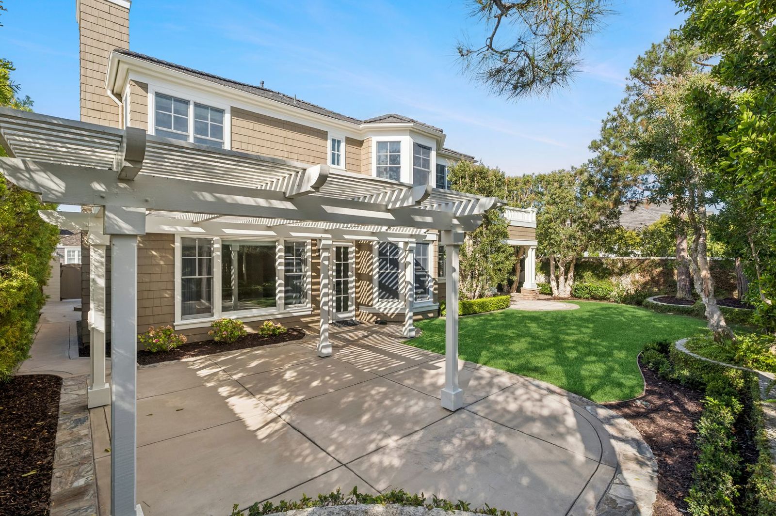 Luxury Living in One Ford Road – 5 Bedroom Stonybrook Residence property image