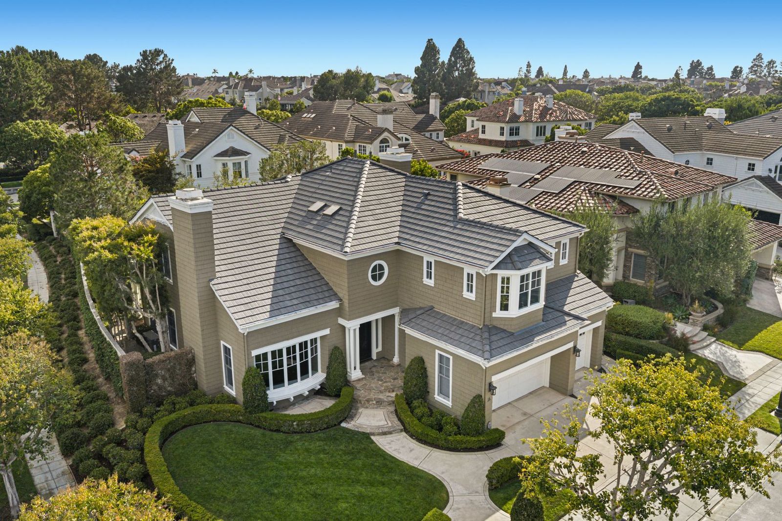 Luxury Living in One Ford Road – 5 Bedroom Stonybrook Residence property image