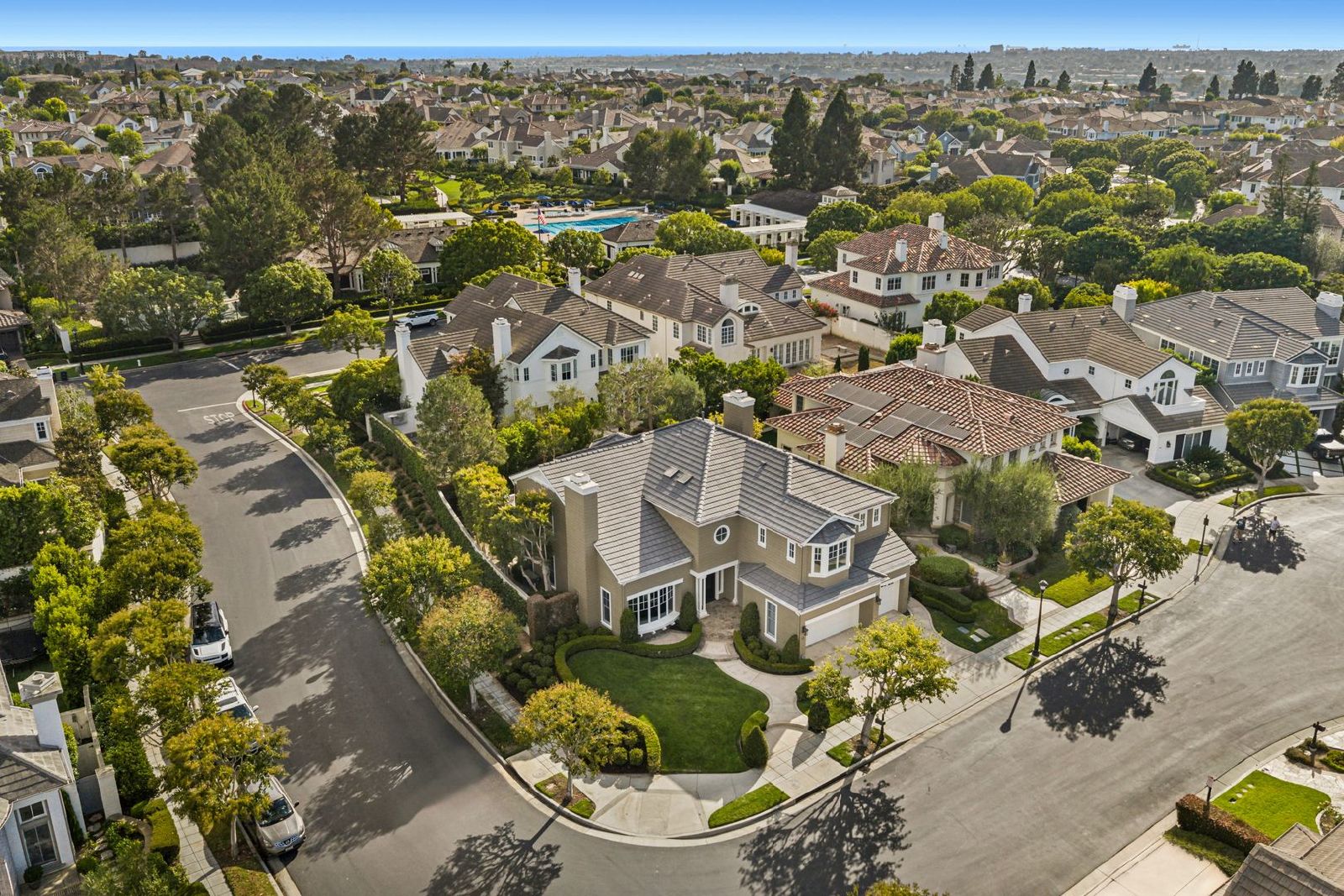 Luxury Living in One Ford Road – 5 Bedroom Stonybrook Residence property image