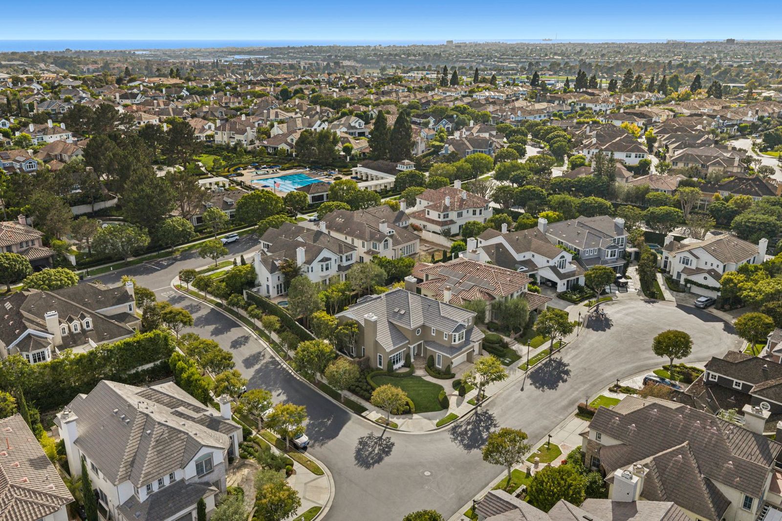 Luxury Living in One Ford Road – 5 Bedroom Stonybrook Residence property image