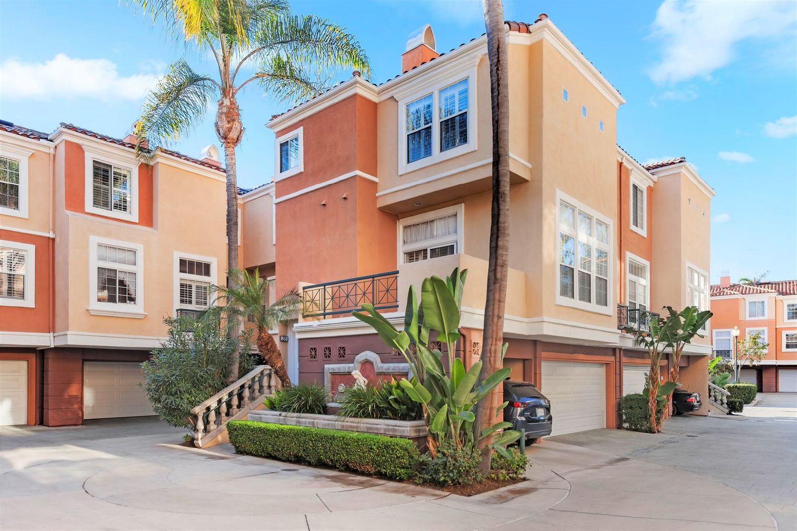A fantastic 2 bed / 2.5 bed in Irvine for rent! property image